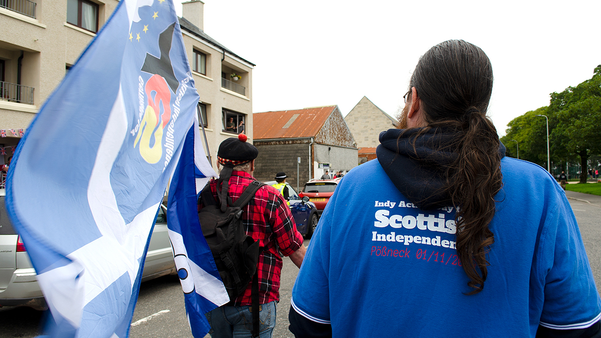 Scottish independence supporters march through Campbeltown 