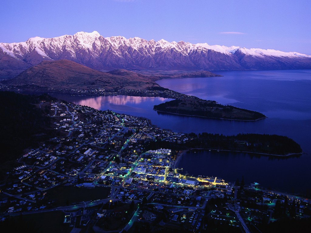 Queenstown, Lake Wakatipu, New Zealand. Picture credit: hqworld.net