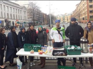 Volunteers from Cardiff University Sikh Society joined by members of the Islamic Society at the stall on Newport Road. Credit: Cardiff University Sikh Society
