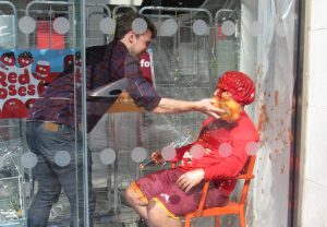 The public walking down Queen Street were able to watch the ketchup-covering unfold