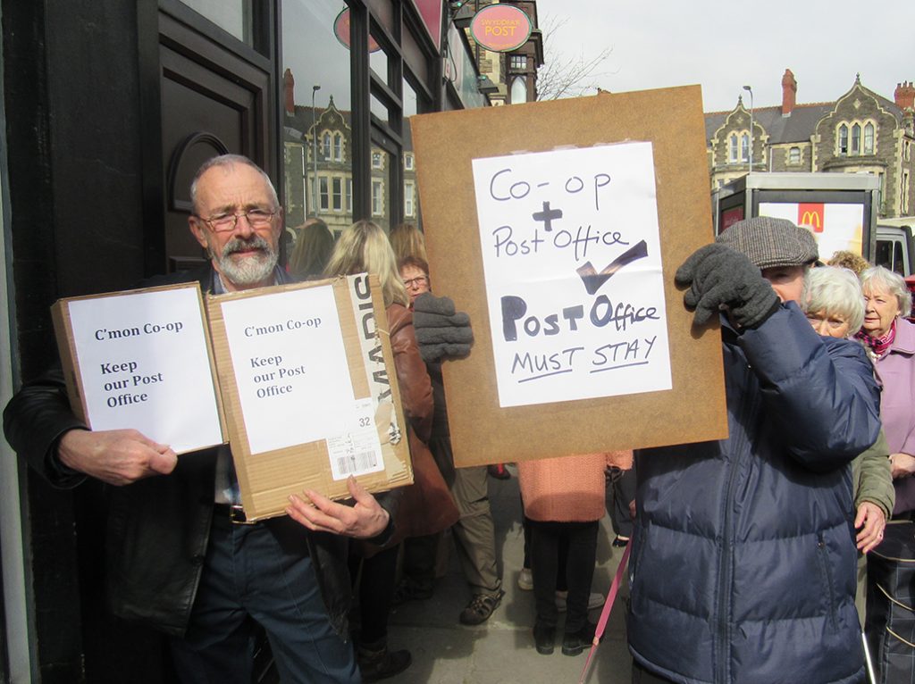 pontcannapostofficeprotest5_tl_14-03-17