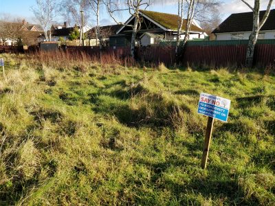 Placards have been erected on the former Highfields site objecting to the new homes development.