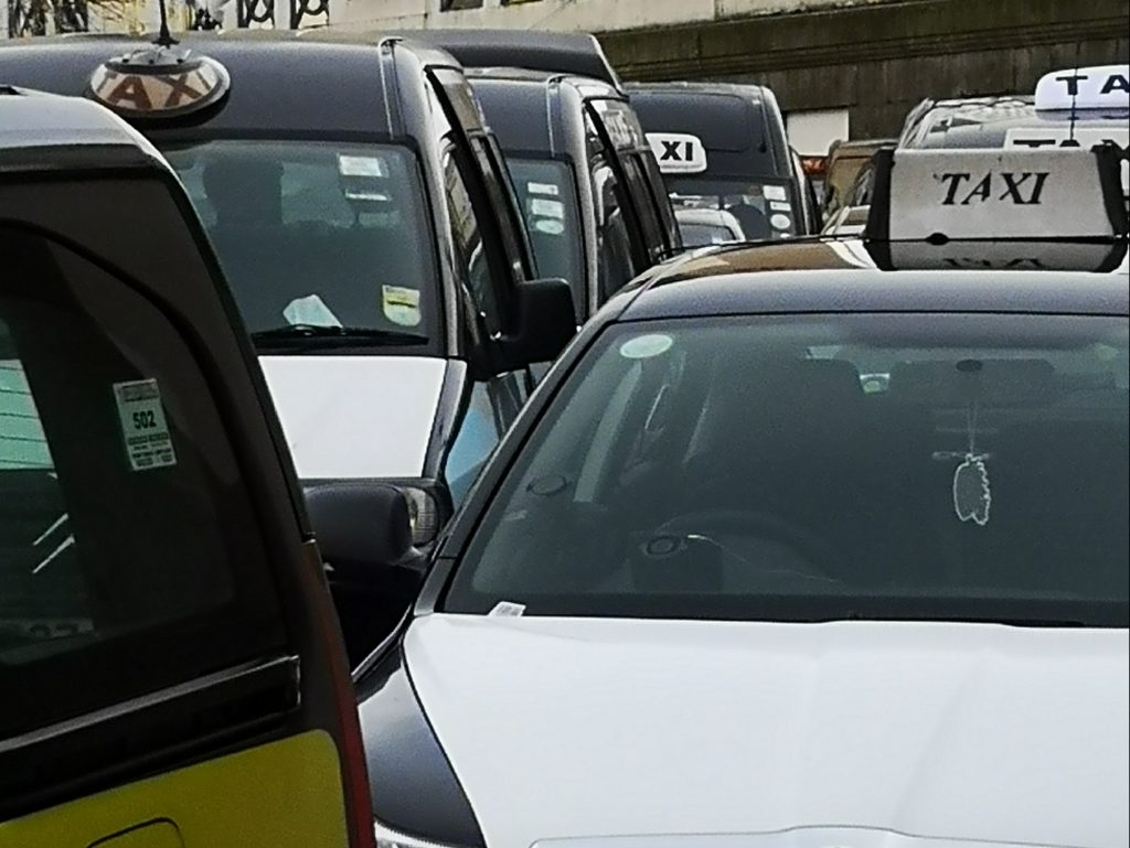 'Crossbordering' makes life tough for Cardiff's black cabs The